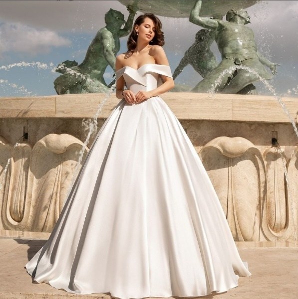 The Classic Stella York Style Wedding Dress For Brides